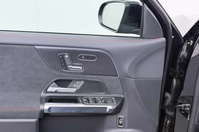Mercedes-Benz EQB (2025) thumbnail 27