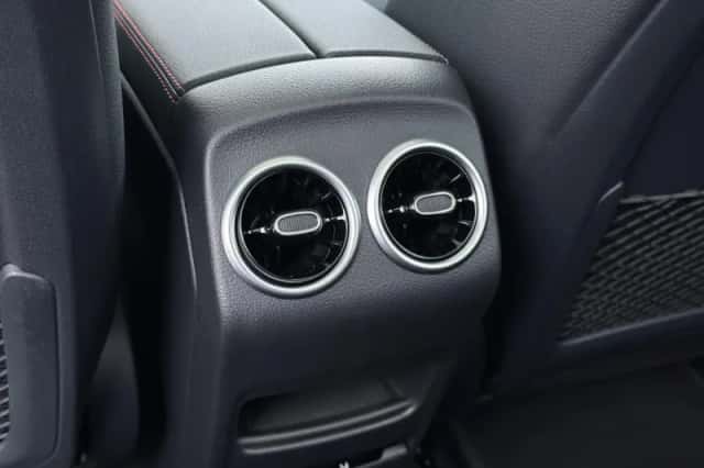Mercedes-Benz EQB (2025) thumbnail 32