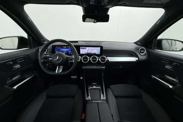 Mercedes-Benz EQB (2025) thumbnail 33