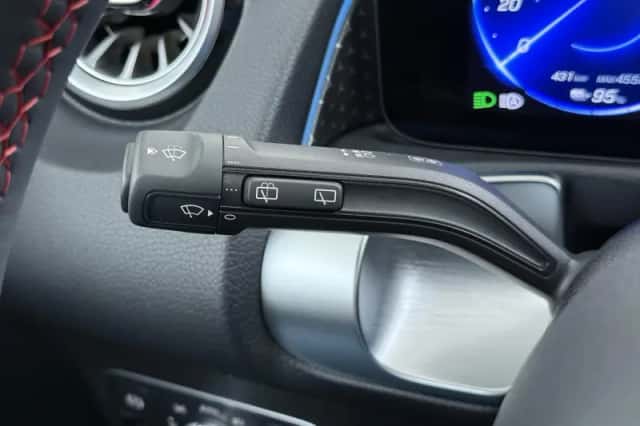 Mercedes-Benz EQB (2025) thumbnail 35