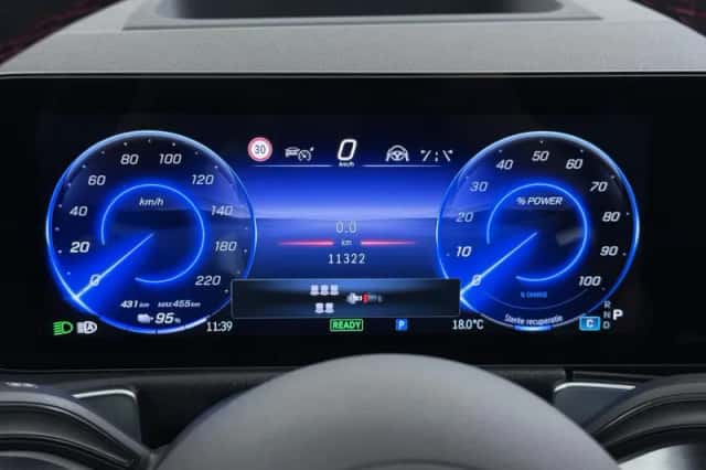 Mercedes-Benz EQB (2025) thumbnail 39