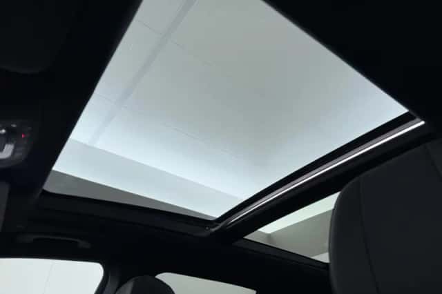 Mercedes-Benz GLE (2025) thumbnail 4