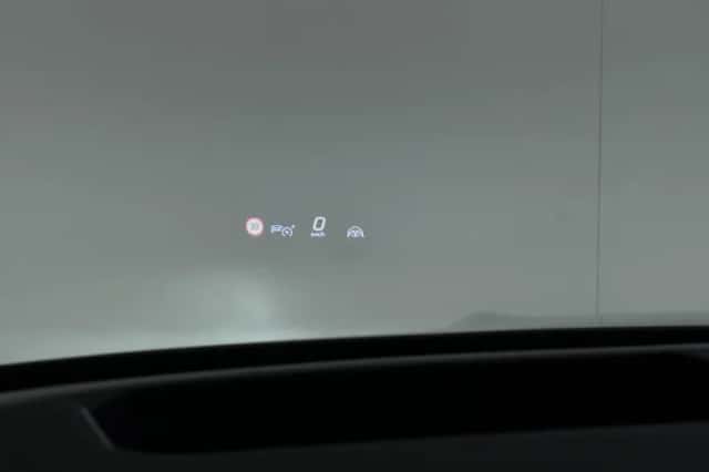 Mercedes-Benz GLE (2025) thumbnail 42