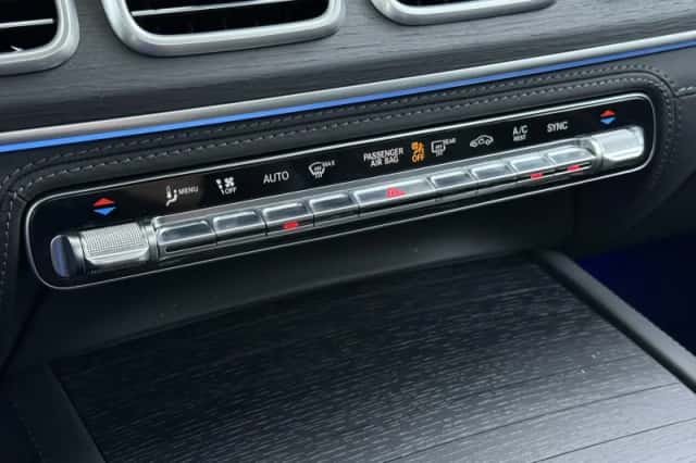 Mercedes-Benz GLE (2025) thumbnail 56