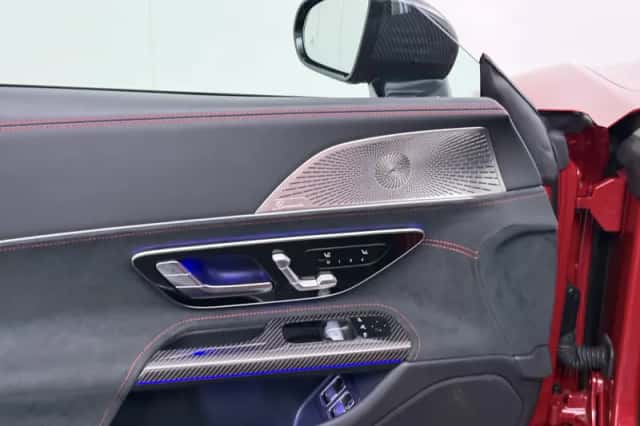 Mercedes-Benz AMG GT (2024) thumbnail 6