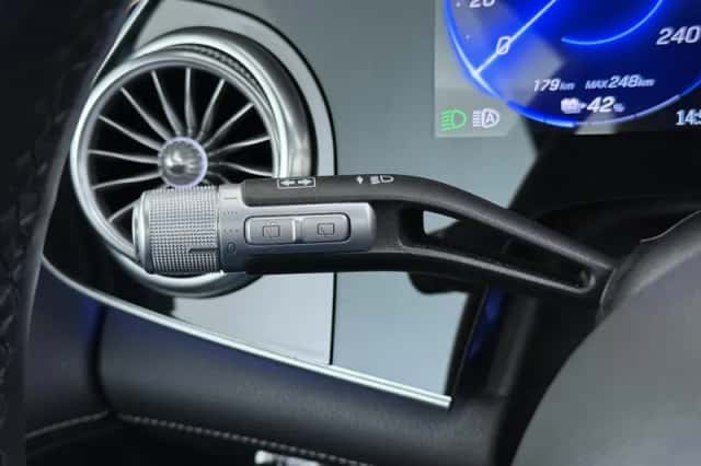 Mercedes-Benz EQS (2025) thumbnail 32