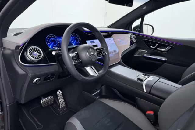Mercedes-Benz EQE (2025) thumbnail 2