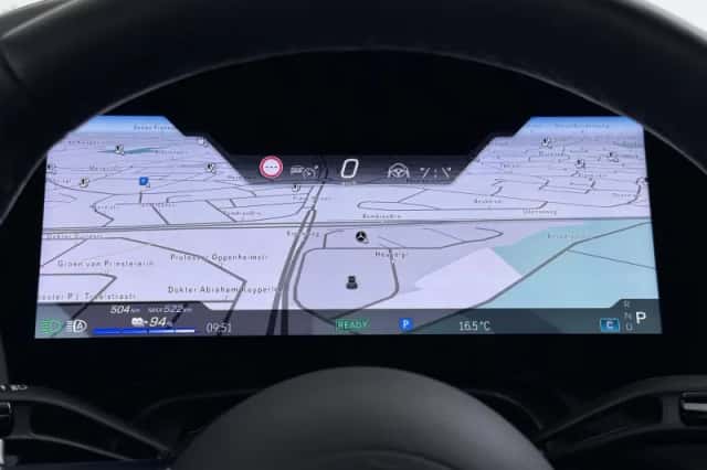 Mercedes-Benz EQE (2025) thumbnail 38