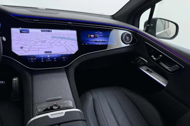 Mercedes-Benz EQE (2025) thumbnail 2