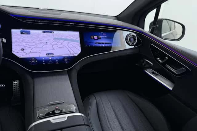 Mercedes-Benz EQE (2025) thumbnail 2