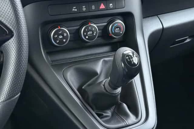Mercedes-Benz Citan (2024) thumbnail 35