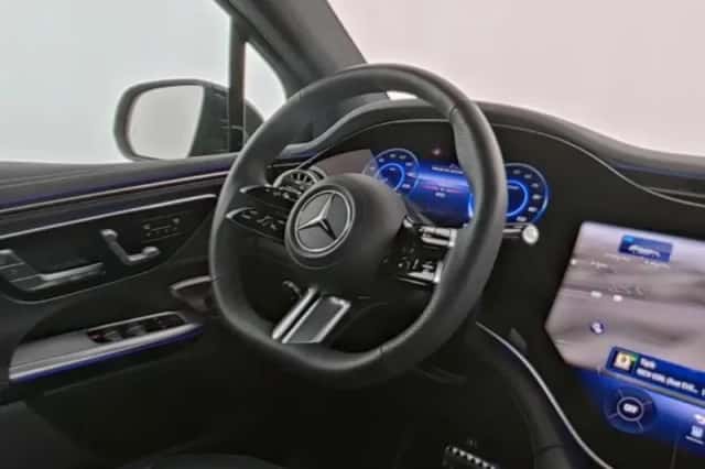 Mercedes-Benz EQE (2025) thumbnail 2