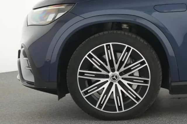 Mercedes-Benz EQE (2025) thumbnail 12