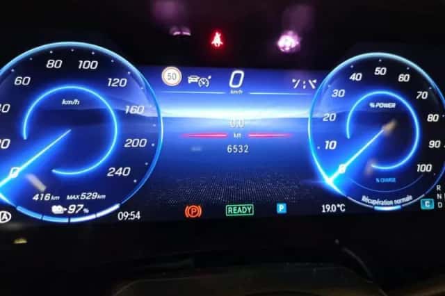 Mercedes-Benz EQE (2025) thumbnail 4