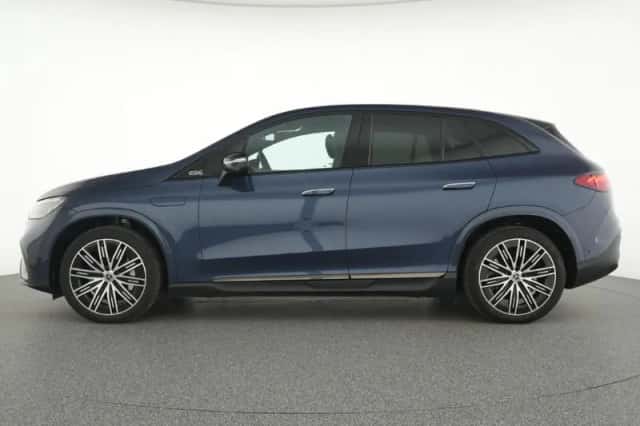 Mercedes-Benz EQE (2025) thumbnail 9