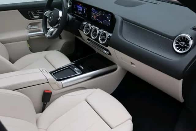 Mercedes-Benz EQA (2025) thumbnail 2