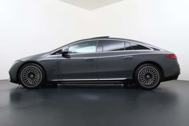 Mercedes-Benz EQS (2024) thumbnail 3
