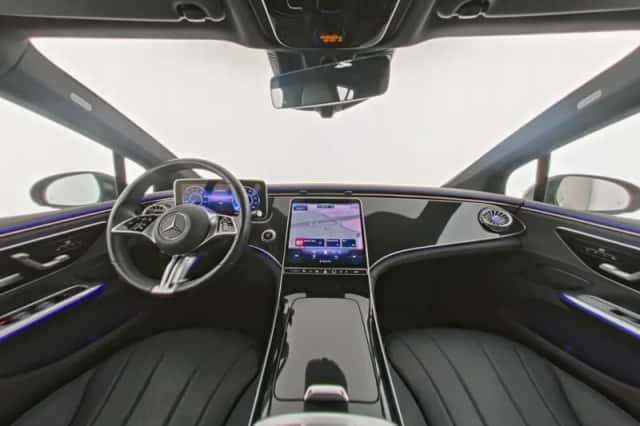 Mercedes-Benz EQE (2025) thumbnail 3