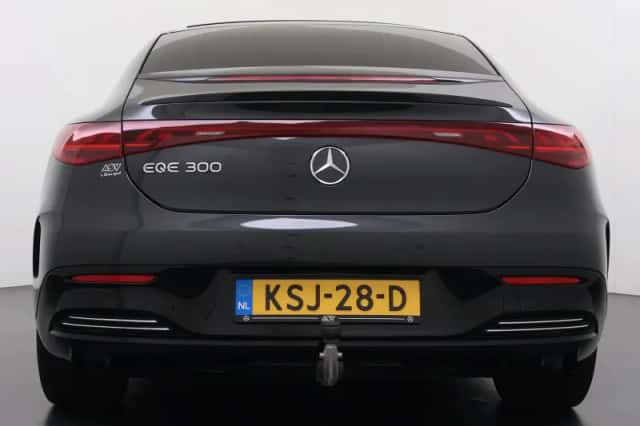 Mercedes-Benz EQE (2025) thumbnail 4
