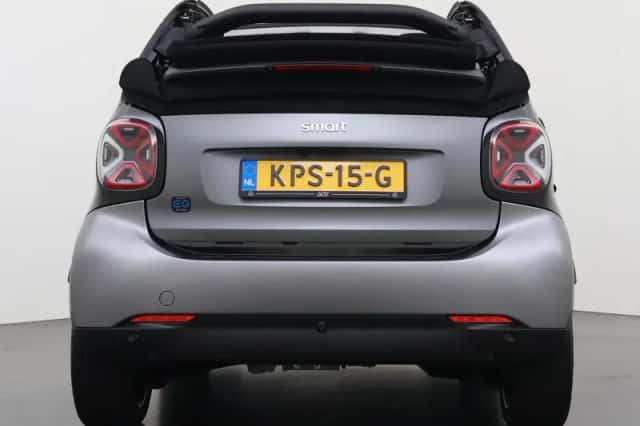 Smart Fortwo (2024) thumbnail 4