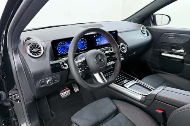 Mercedes-Benz EQA (2025) thumbnail 2