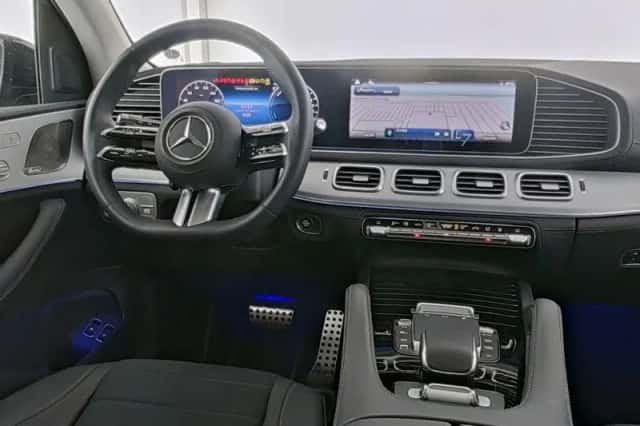 Mercedes-Benz GLE (2026) thumbnail 2