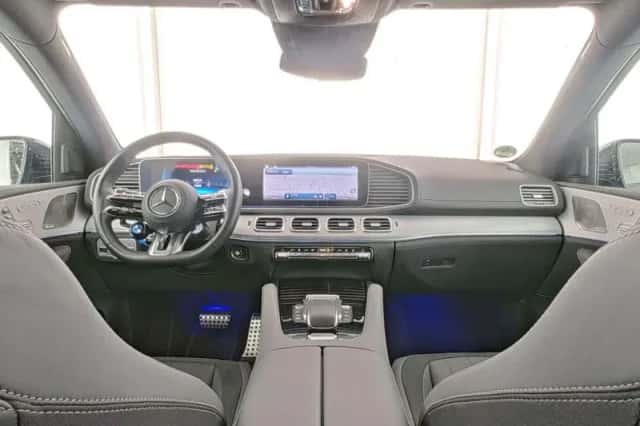 Mercedes-Benz GLE (2025) thumbnail 2