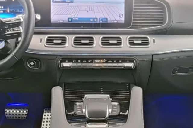 Mercedes-Benz GLE (2025) thumbnail 4