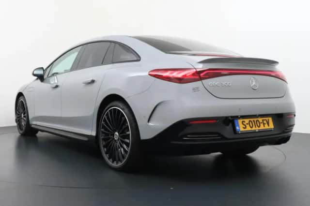 Mercedes-Benz EQE (2023) thumbnail 5