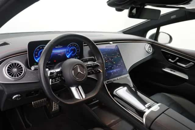 Mercedes-Benz EQE (2023) thumbnail 6