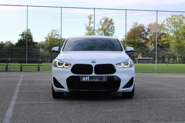 BMW X2 (2021) thumbnail 2