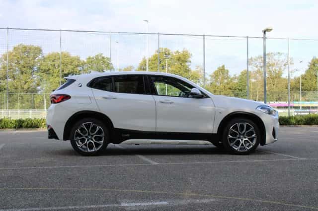 BMW X2 (2021) thumbnail 4