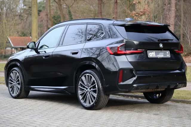 BMW X1 (2023) thumbnail 3