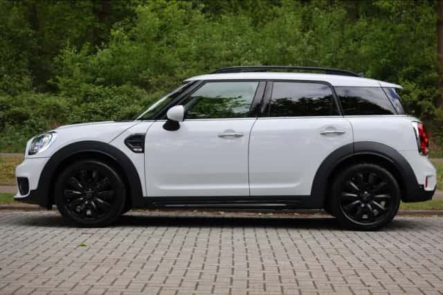 MINI Countryman (2019) thumbnail 2