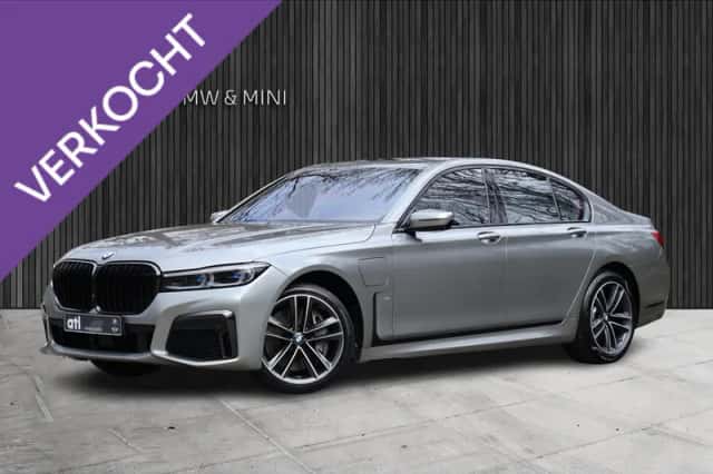 BMW 7-Serie (2019) thumbnail 1