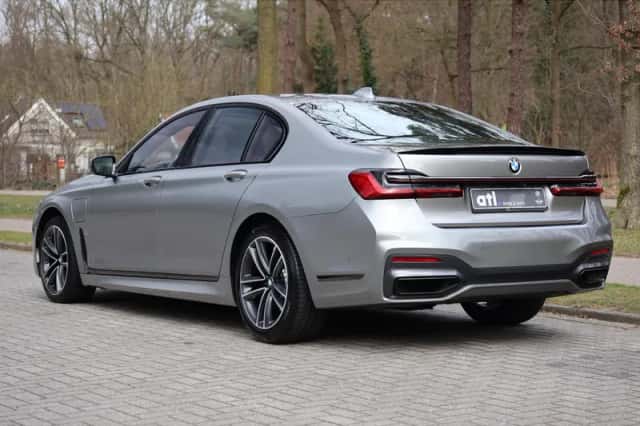 BMW 7-Serie (2019) thumbnail 3