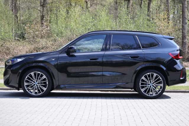 BMW X1 (2023) thumbnail 2