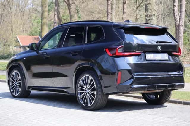 BMW X1 (2023) thumbnail 3