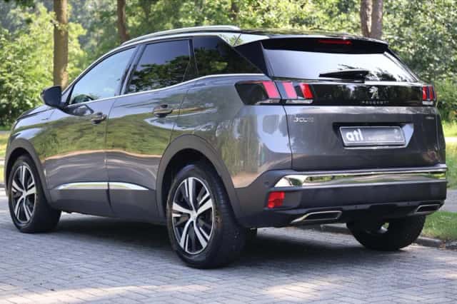 Peugeot 3008 (2017) thumbnail 3