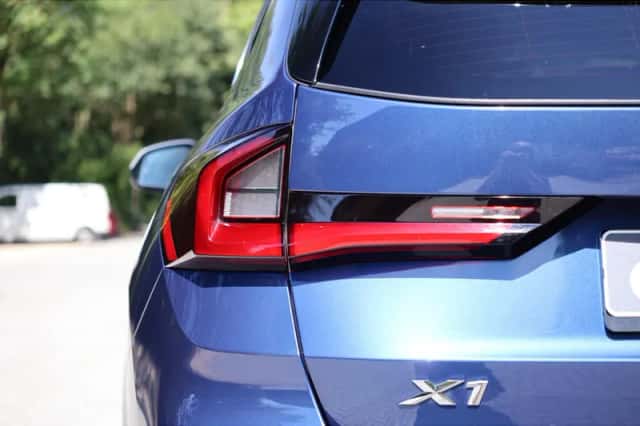 BMW X1 (2022) thumbnail 6