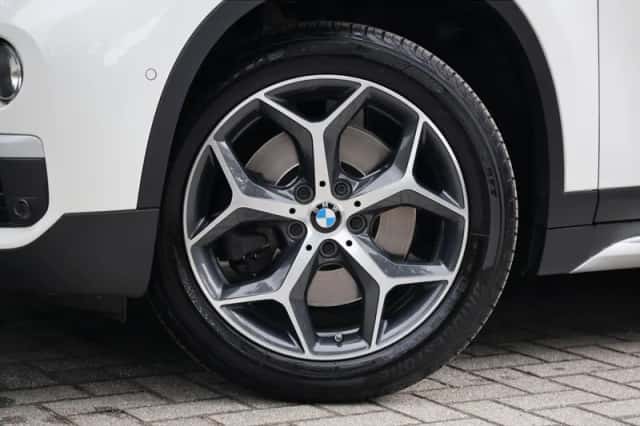 BMW X1 (2018) thumbnail 3