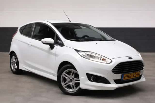 Ford Fiesta (2014) thumbnail 3