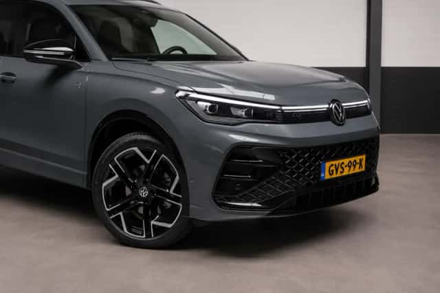 Volkswagen Tiguan (2024) thumbnail 4