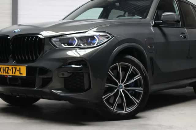 BMW X5 (2022) thumbnail 2