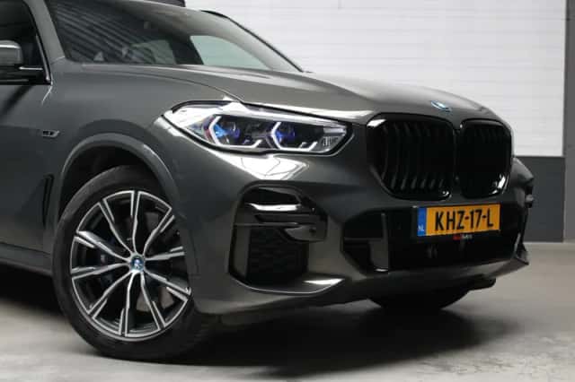 BMW X5 (2022) thumbnail 4