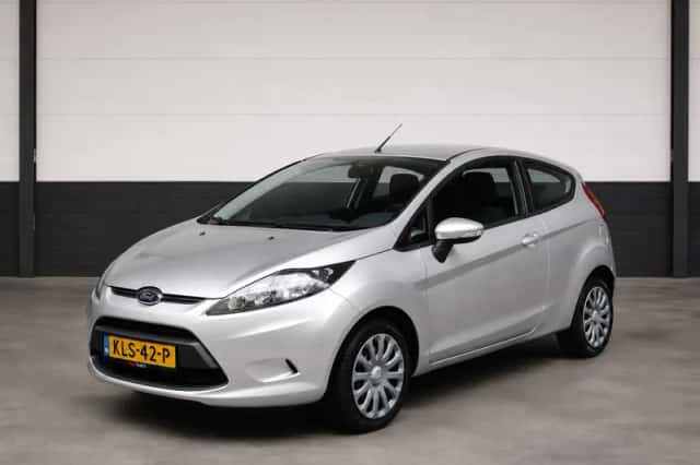 Ford Fiesta (2010) thumbnail 5
