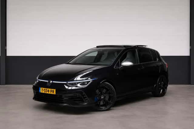 Volkswagen Golf (2022) thumbnail 1