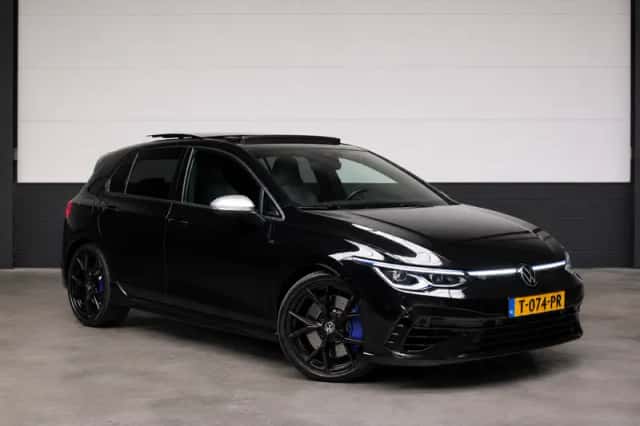 Volkswagen Golf (2022) thumbnail 3