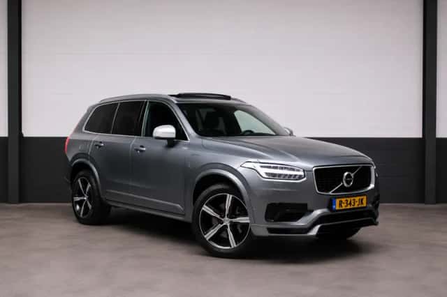 Volvo XC90 (2017) thumbnail 3