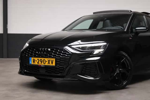 Audi A3 (2023) thumbnail 2